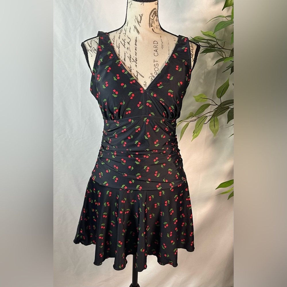 🍒Chic Black and Red One Piece Swimsuit for Stylish Swimming 🌴☀️ - Picture 9 of 15
